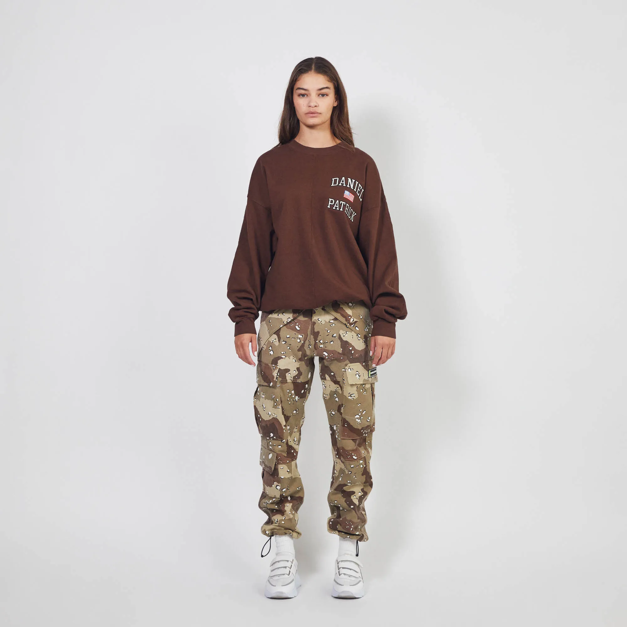 7 pocket cargo / distressed desert camo